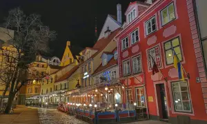 Gdzie zjeść w Rydze? Odkryj najlepsze restauracje i smaki Łotwy