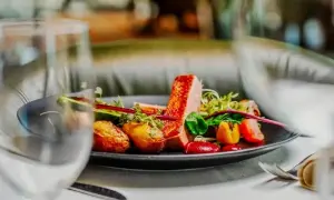 Mikołajki gdzie zjeść: najlepsze restauracje na każdą kieszeń