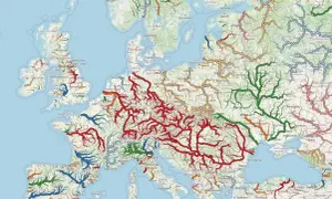 Mapa Europy z zaznaczonymi rzekami. Czerwone linie symbolizują rzekę Ren i jej dopływy, tworząc gęstą sieć wodną.