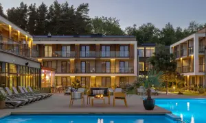 Nowoczesny hotel z basenem i leżakami. Wiele pozytywnych saltic resort & spa łeba opinie potwierdza jego urok.