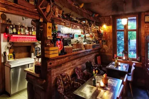 Gdzie zjeść w Szklarskiej Porębie? Najlepsze restauracje i smaki