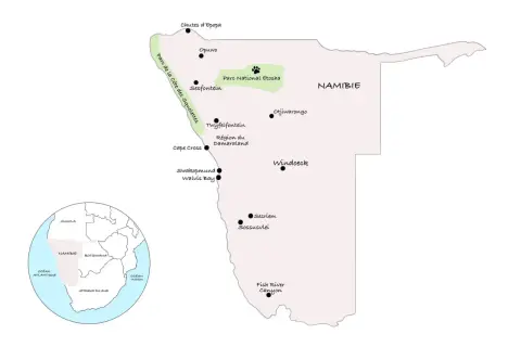 Mapa Namibii z zaznaczonymi atrakcjami, idealna do planowania namibia wycieczka: Etosha, Sossusvlei, Wybrzeże Szkieletów.