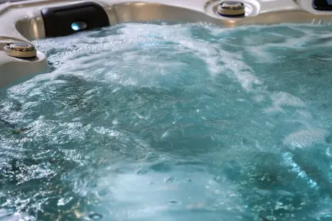 Jak korzystać z jacuzzi w hotelu, aby uniknąć nieprzyjemnych sytuacji