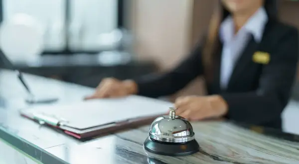 Czy w hotelu trzeba pokazać dowód? Oto co musisz wiedzieć
