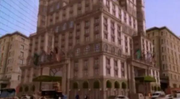 Czy hotel Tipton naprawdę istnieje? Prawda o fikcyjnej lokalizacji