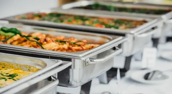 Gdzie zjeść w Fromborku? Odkryj najlepsze restauracje i smaki