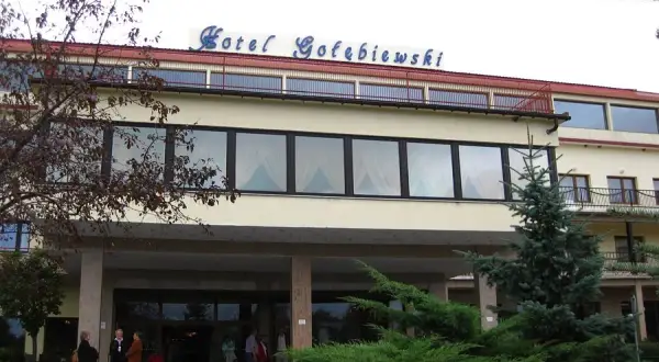 Hotel Gołębiewski w Mikołajkach - kiedy powstał i jego historia