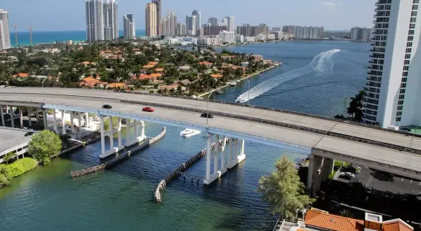 Miami kiedy jechać, aby uniknąć tłumów i wysokich cen?