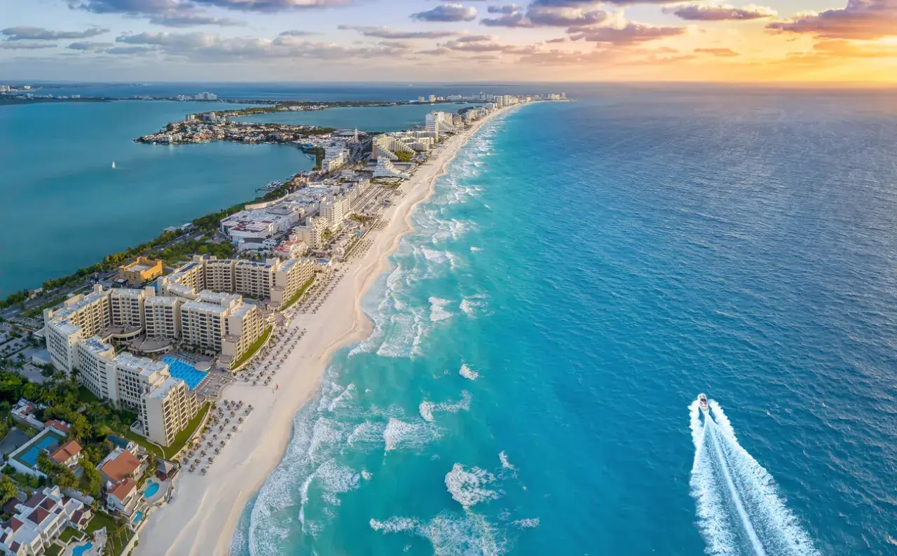 Cancun kiedy jechać: uniknij deszczu i ciesz się słońcem