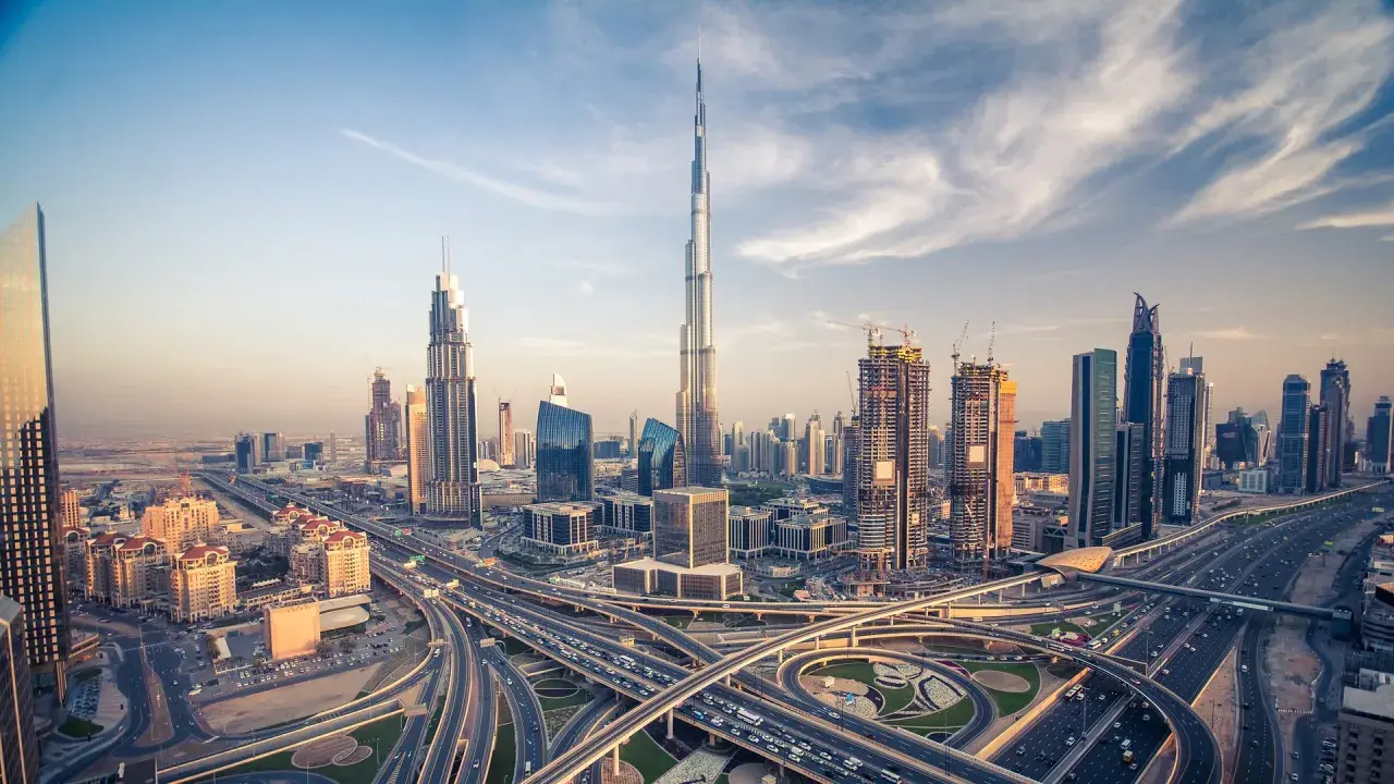 Dubaj kiedy jechać? Najlepszy czas na wizytę i uniknięcie upałów