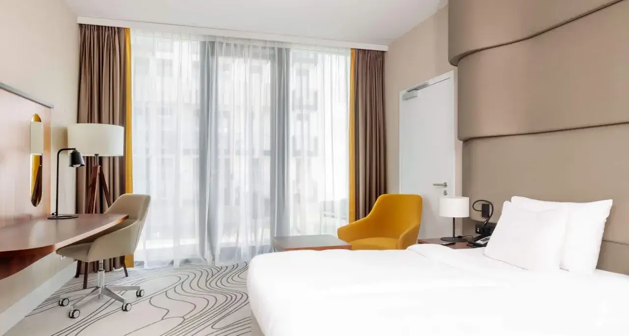 Komfortowy pokój w Radisson Blu Resort Świnoujście. Sprawdź radisson blu resort świnoujście ceny i zarezerwuj swój pobyt.