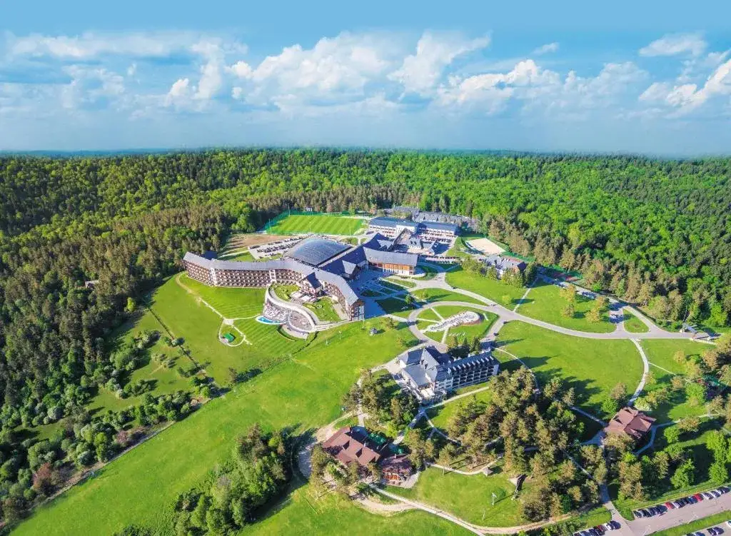Zdjęcie Ile pokoi ma hotel Arłamów? Zaskakujące szczegóły i oferta