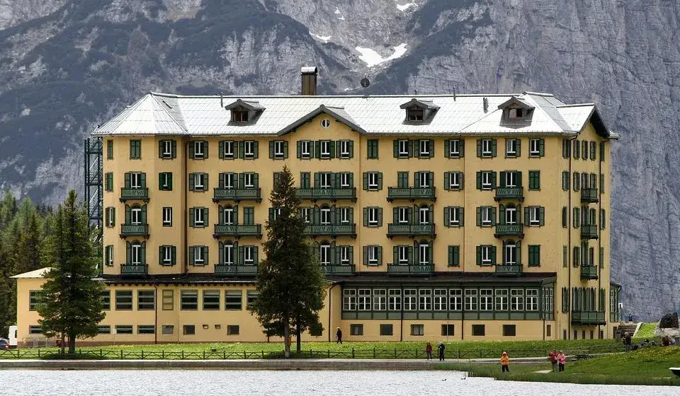 Zdjęcie Czym się różni pensjonat od hotelu? Odkryj kluczowe różnice