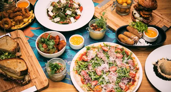Katowice gdzie zjeść: najlepsze miejsca na smaczny obiad i lunch