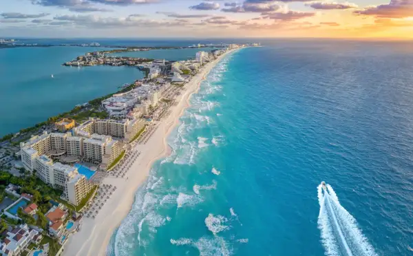 Cancun kiedy jechać: uniknij deszczu i ciesz się słońcem